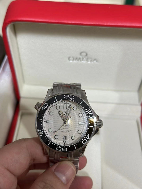 Omega Seamaster Diver 300M White Dial Men's Watch