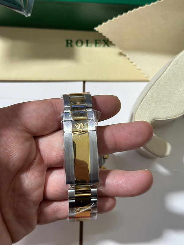 Rolex Cosmograph Daytona Yellow Rolesor (steel and 18k gold) Case & Champagne Dial Watch