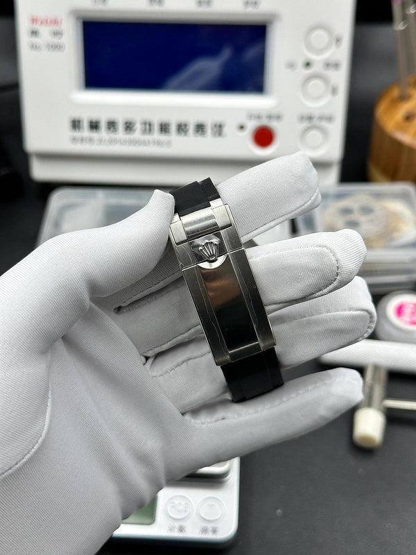 Rolex Yacht-Master 42 in 18 ct White Gold with a Black Dial Watch