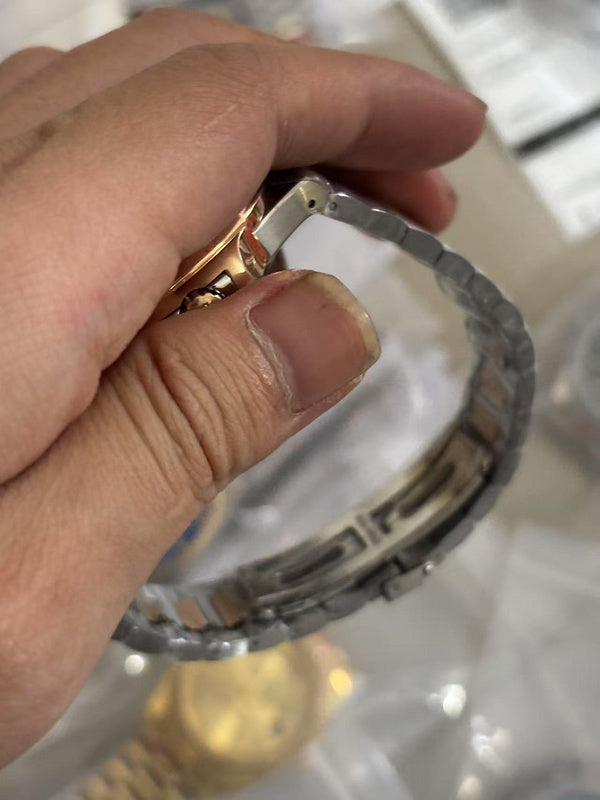 Senior Stainless Steel Waterproof Watch for Men Simple Design Wristwatch