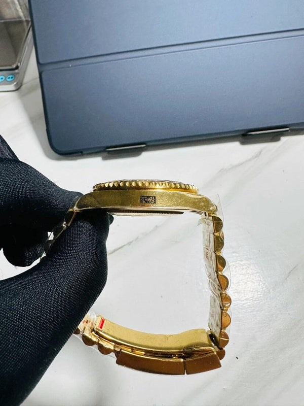 Rolex GMT-Master II yellow gold 126718GRNR