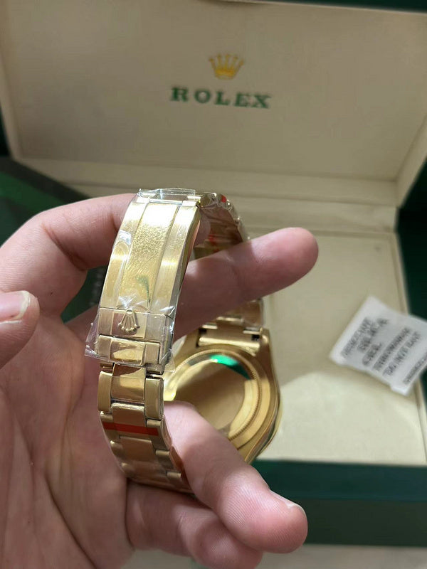 Rolex Cosmograph Daytona Yellow Gold With Black Dial and Oyster Bracelet Watch